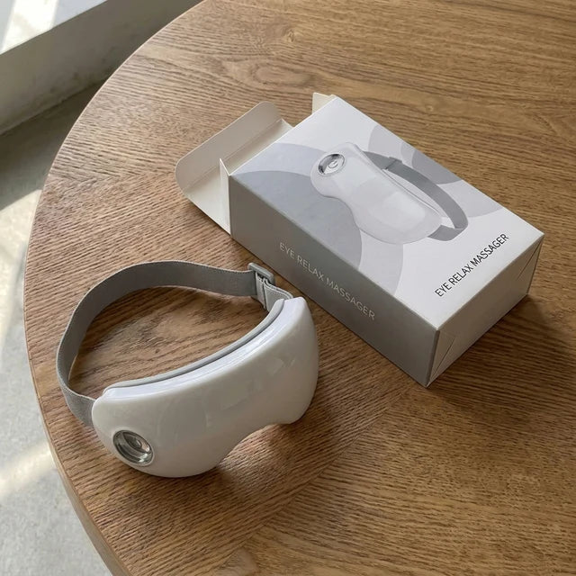Device and packaging on table